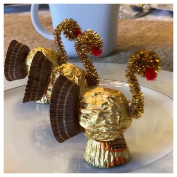 11/26 WICKED WEDNESDAY VINTAGE FASHION SHARE GROUP - Picture 10 of 16